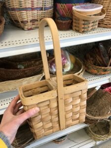 wicker basket for storing reusable or paper straws