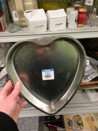 heart shaped metal tin